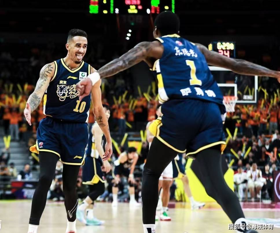 关于赛地聚焦：CBA常规赛今夜热度飙升，圣安东尼奥马刺扳平良机，质疑声仍在，球队文化再被提及的信息